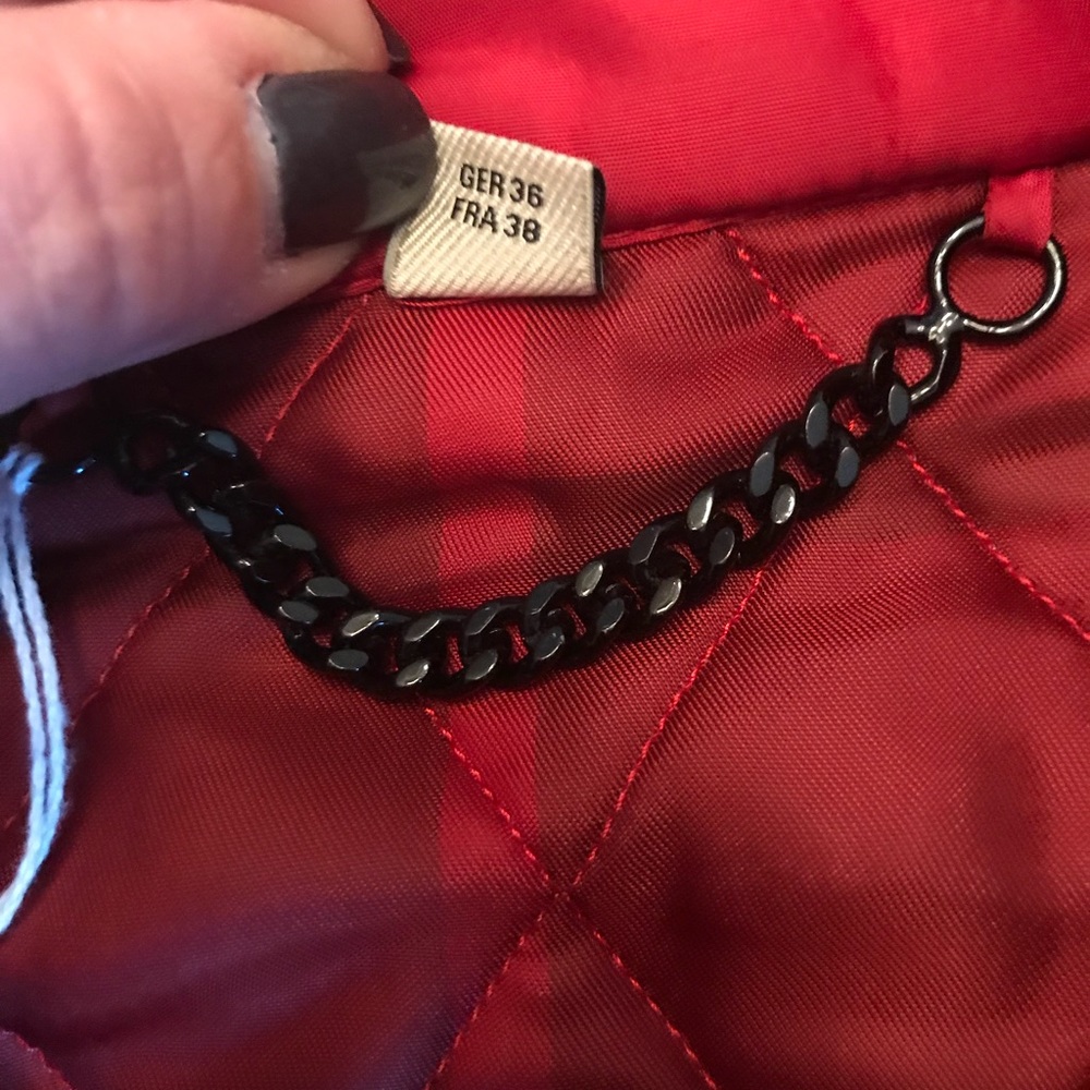 Red crop Burberry jacket - Picture 6 of 8